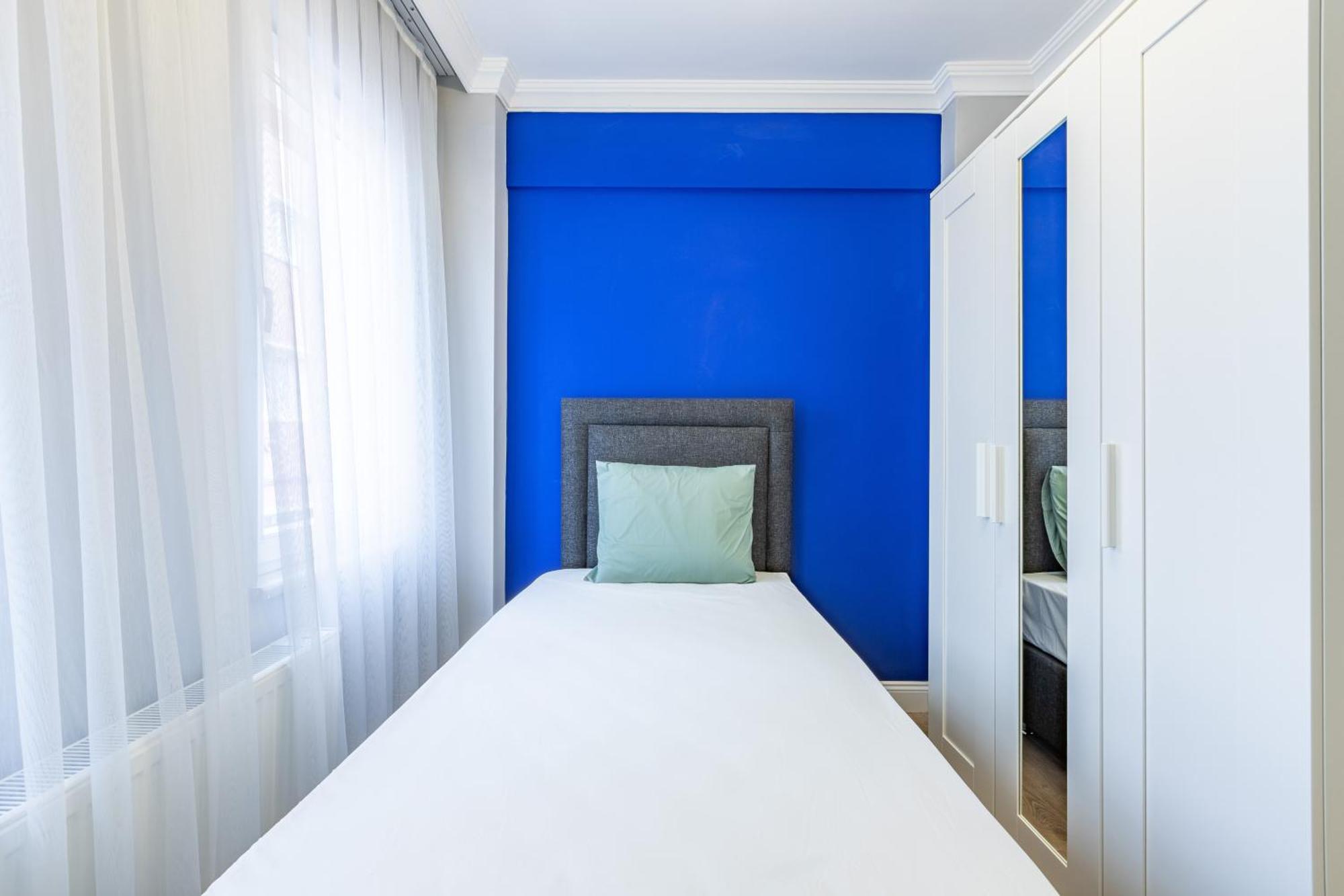 Balat Apartments-orange And Blue Apartament Istanbul
